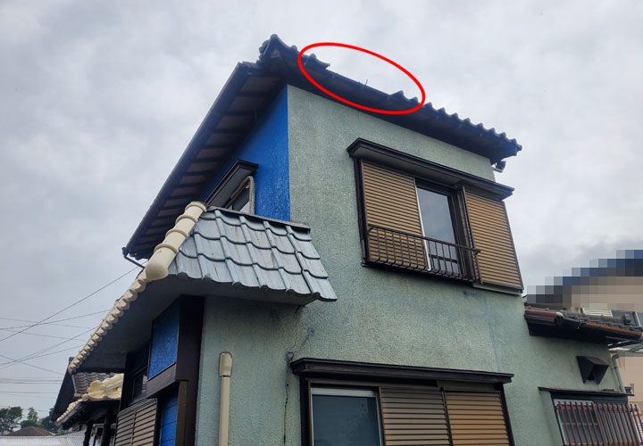 軒先のセメント瓦が落下してしまったお住まい