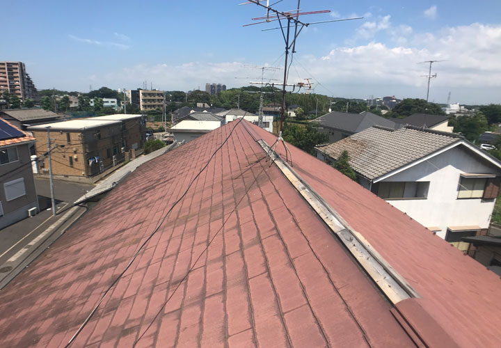 棟板金が飛散してしまった賃貸アパート