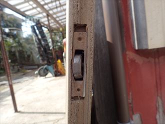 木更津市　戸車の変形