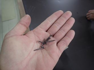 木更津市　着色釘