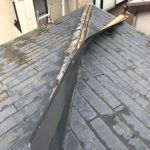 捲れあがった棟板金