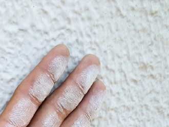 外壁のチョーキング現象