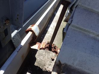 茂原市　雨樋の金具の状態