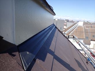 四街道市　壁キワ板金の設置