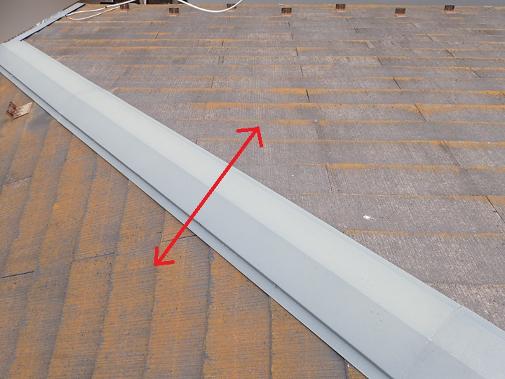 屋根面によって色が違う