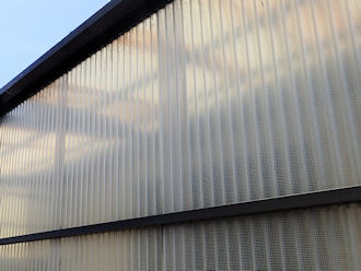 ストックヤードに使用されることも多い波板