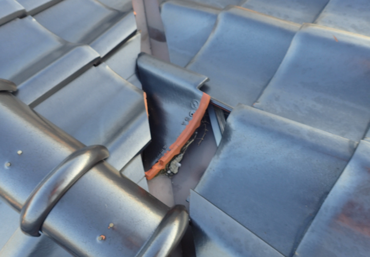 屋根材の破損、ズレ