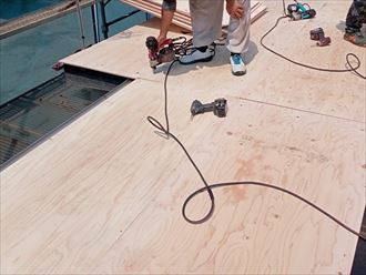 野地板重ね貼り