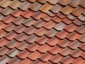 洋瓦によって葺かれた屋根