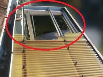 波板破損　破損部