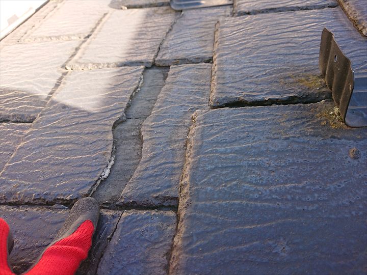 屋根が強風で割れる