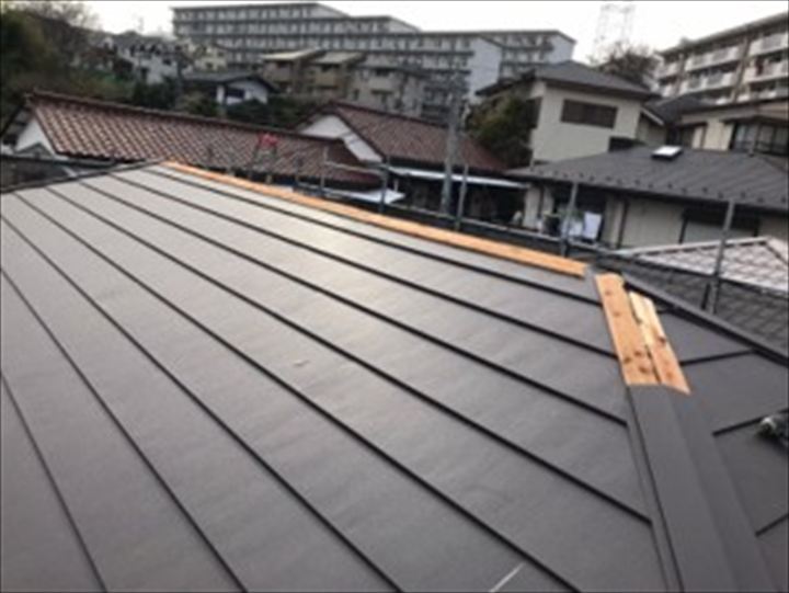 棟板金浮いてます指摘