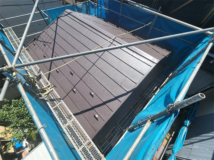 スーパーガルテクトを使用した屋根葺き替え工事完了