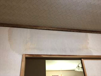 雨漏り　クロスにしみ