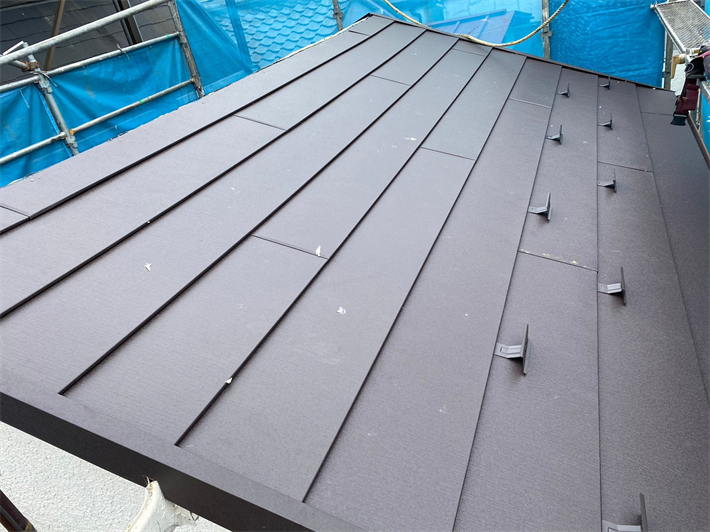 屋根葺き替えにてスーパーガルテクト敷設