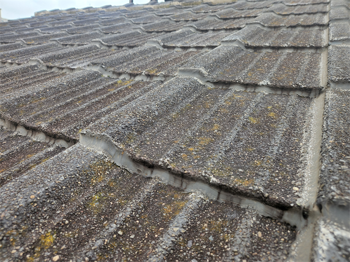 セメント瓦にラバーロック