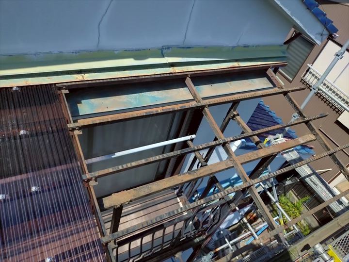 ポリカ波板の飛散