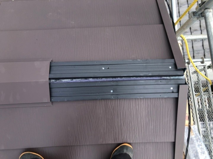 新規の「棟板金」を設置