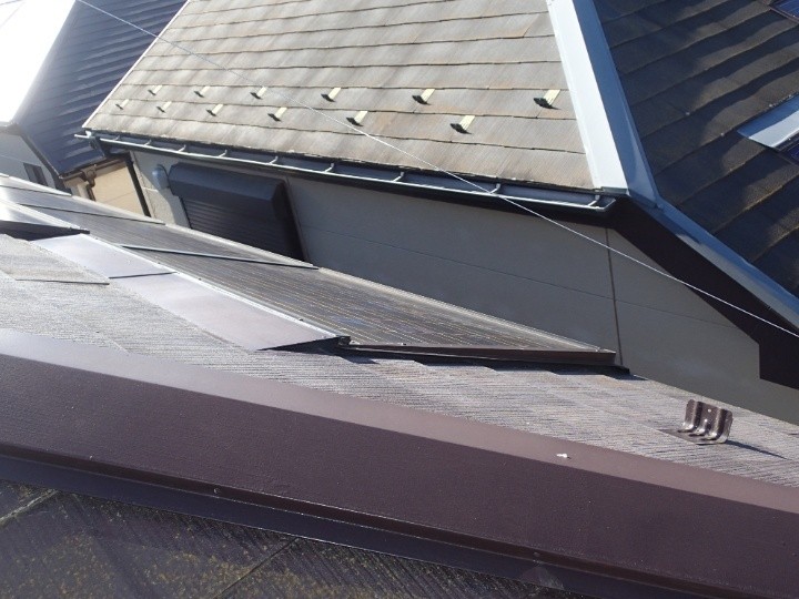 棟板金の状態を点検