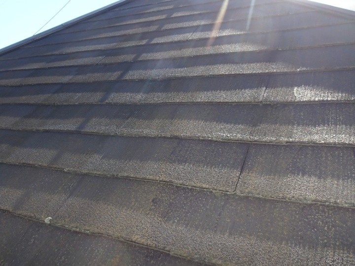 表面の塗膜はかなり劣化している状態