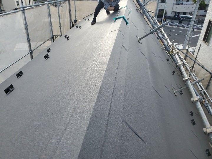 棟板金の交換工事後の状態