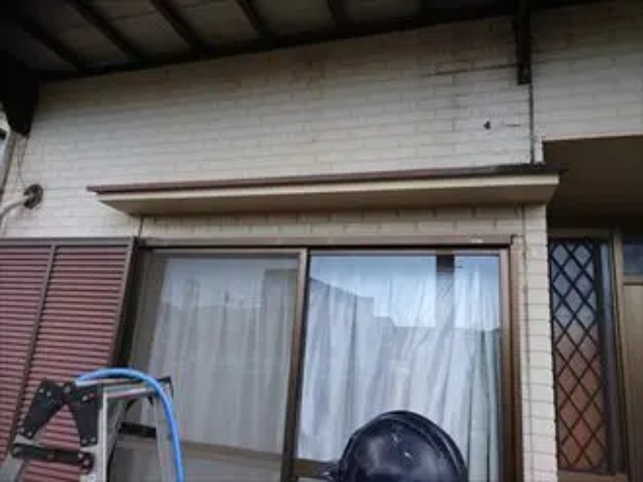 サイディングが過度に水分を吸って腐食を起こしている状態