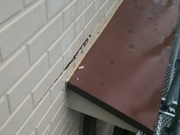 サイディング外壁にひびが生じた状態