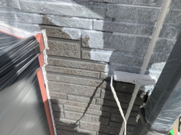 下塗りにサーモアイシーラーを塗布