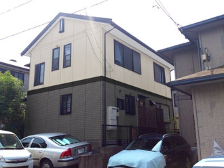 カラーシミュレーション（渋めのグリーンとクリーム色を組み合わせ）