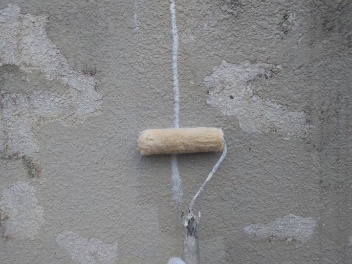 下塗り材に「IP含侵シーラー」を使用