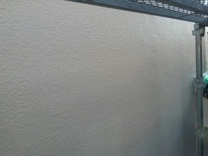 パーフェクトトップで上塗りした後の外壁