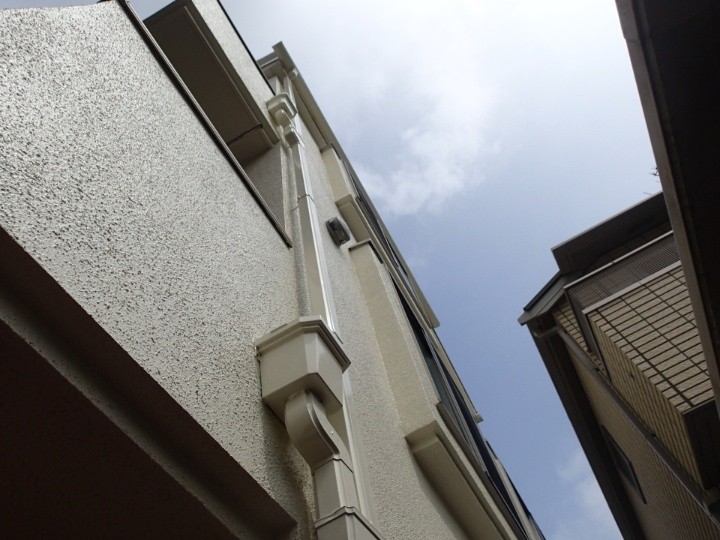 モルタル外壁にパーフェクトトップを用いた外壁塗装工事が完工した外観