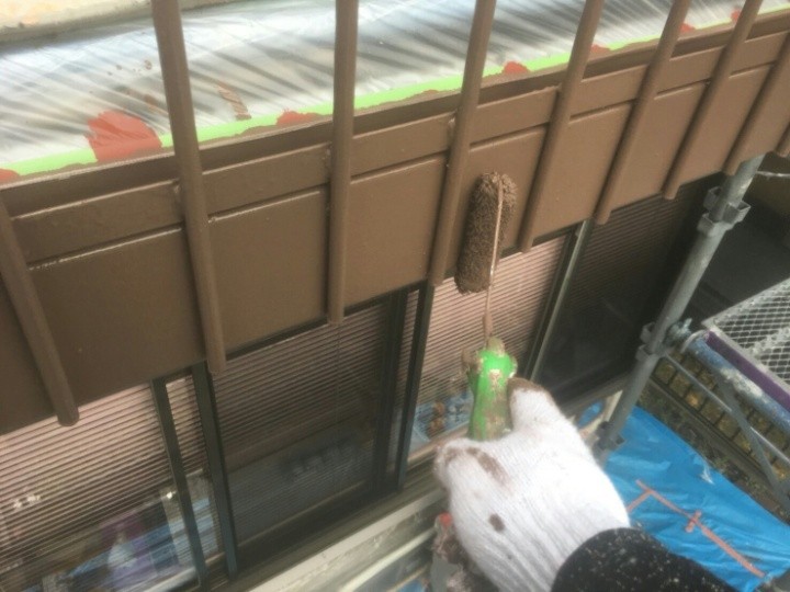 塗料材ファインＳiを使用する作業風景