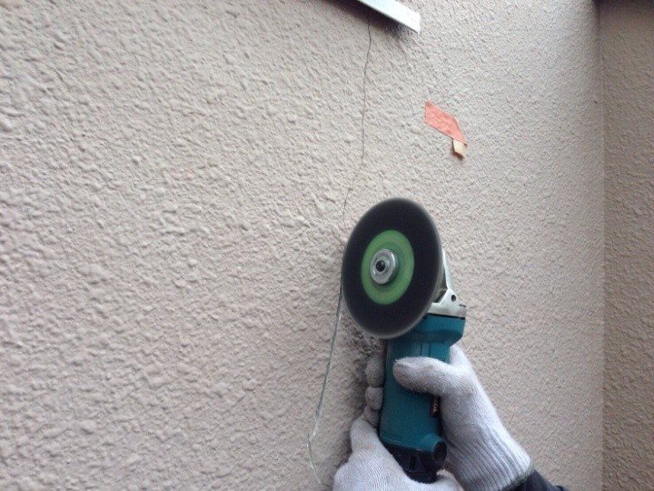 サンダーで亀裂を作成