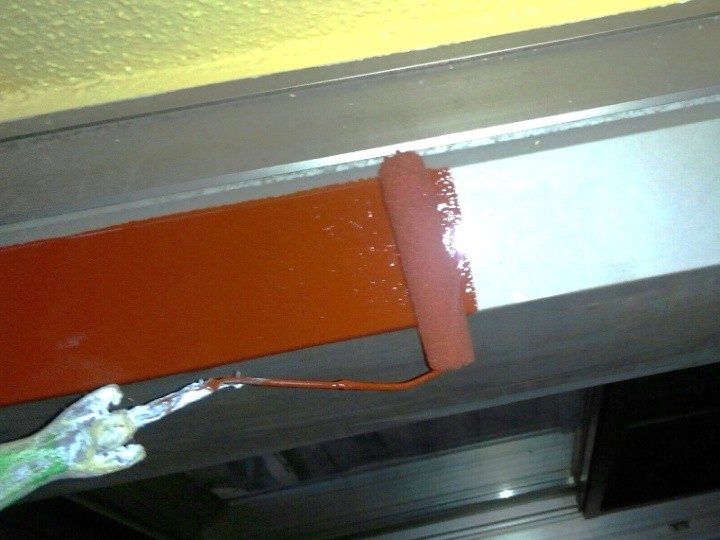 付帯部の塗装作業