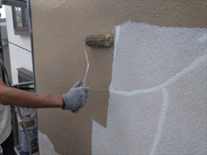 パーフェクトトップで外壁を中塗り