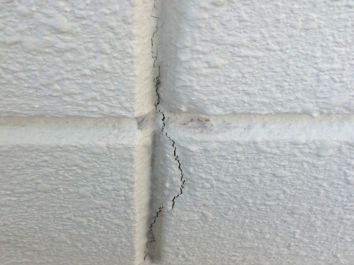 ALC外壁のクラック