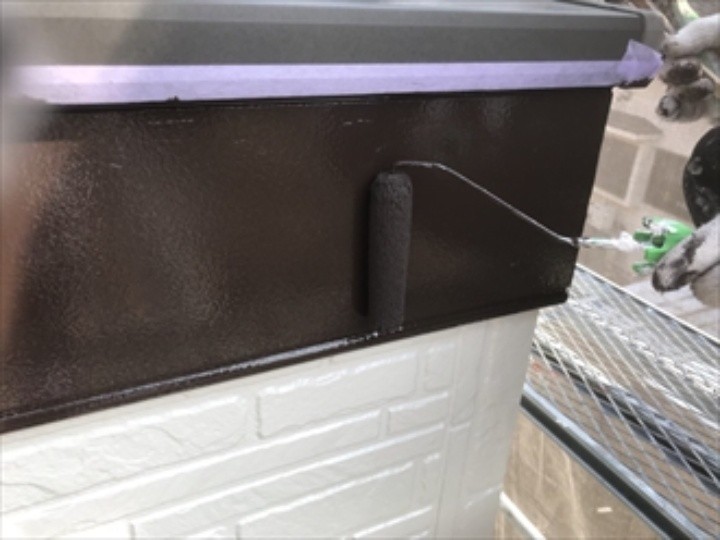 付帯部の「下塗り」作業