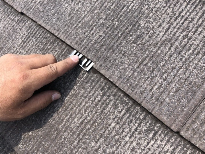 屋根にタスペーサー設置