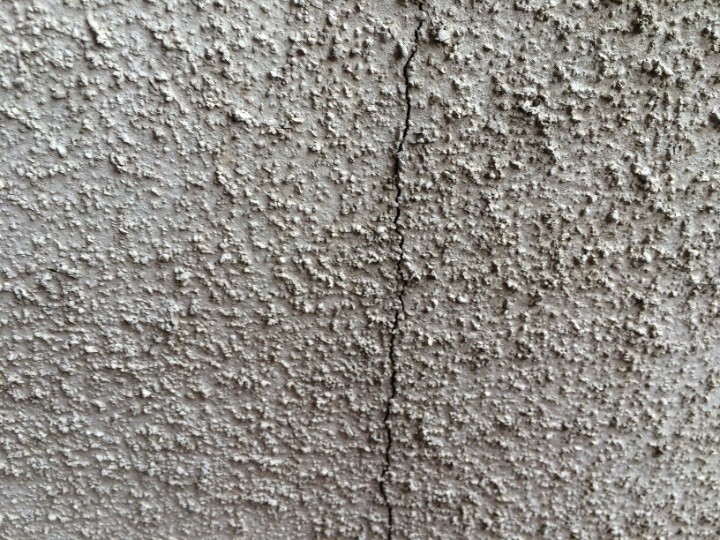 外壁に亀裂