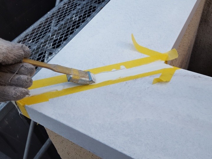 笠木にコーキング処理