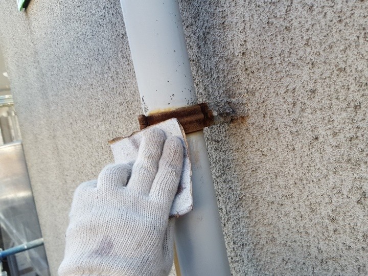 雨樋（金具）のケレン作業
