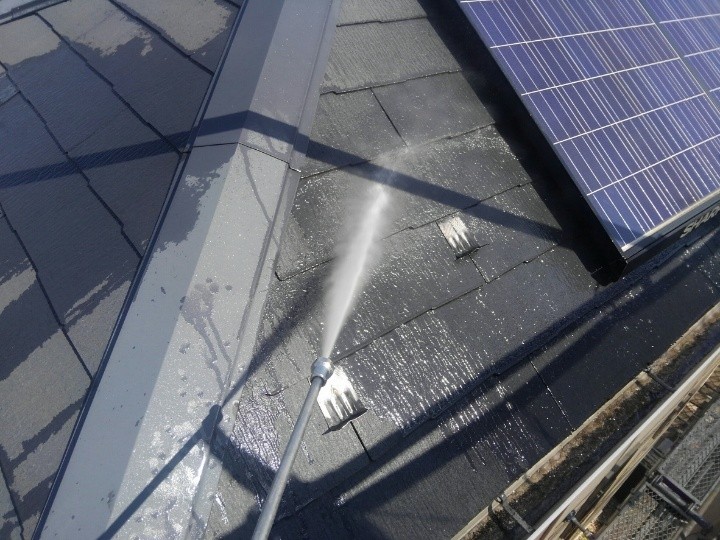 屋根の高圧洗浄