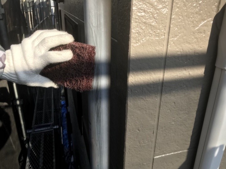 雨樋のケレン作業