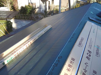 いすみ市　屋根リフォーム　カバー工事　屋根材新設　横暖ルーフきわみ　ガルバリウム鋼板