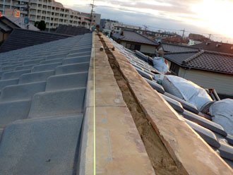 佐倉市　屋根　棟瓦取り直し　漆喰詰め直し　瓦の再設置