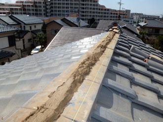 佐倉市　屋根　棟瓦取り直し　漆喰詰め直し　悪天候にはしっかり対応　今日は晴れ