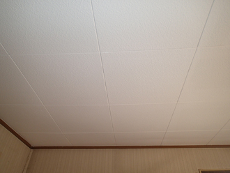 千葉県佐倉市　屋根カバー工法　室内塗装　天井塗装完了