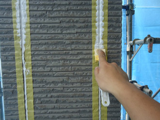 千葉市中央区　屋根塗装　外壁塗装　ベランダ防水　外壁塗装　立ち上がりにウレタン塗布