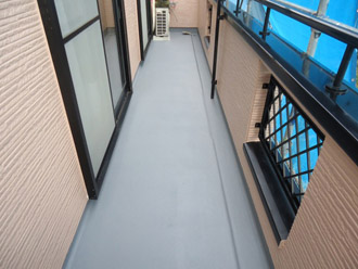 千葉市中央区　屋根塗装　外壁塗装　ベランダ防水　シーラー塗布完了
